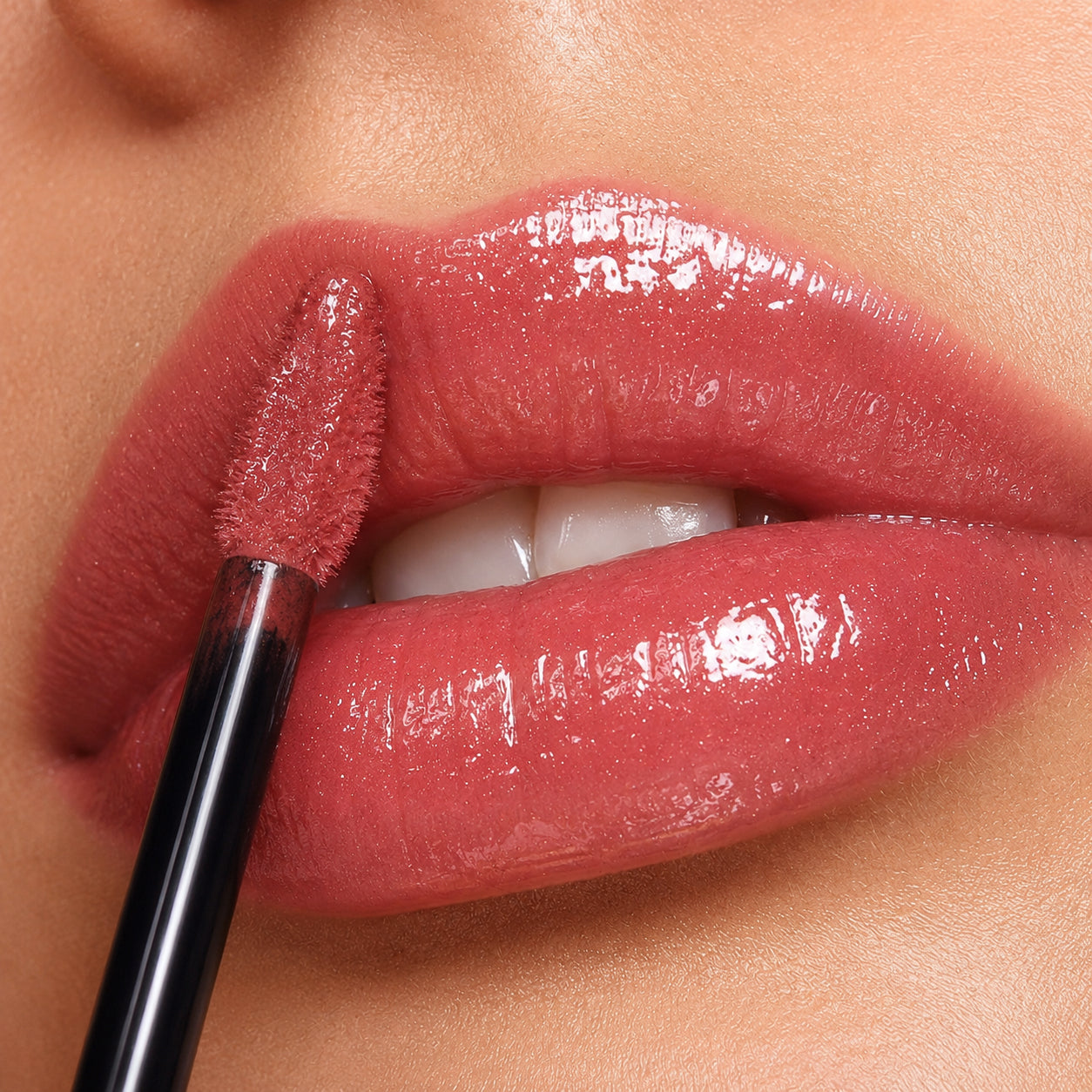 LUXELUX Double Effect Longwear Shine Lip Gloss