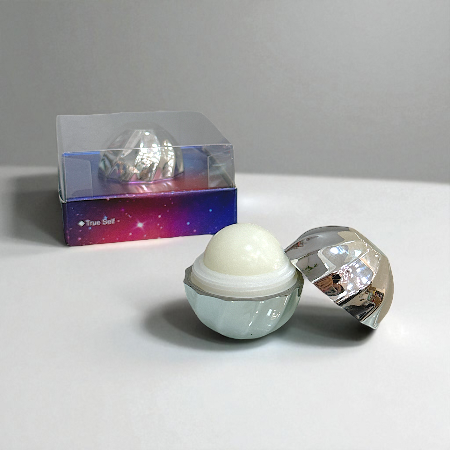 Zapachy balsamów z feromonami – Ziemia Niczyja Róża (No. 1) Inspiracja: „Ziemia Niczyja Róża” – zapach inspirowany kultowymi perfumami o nutach róży i kadzidła