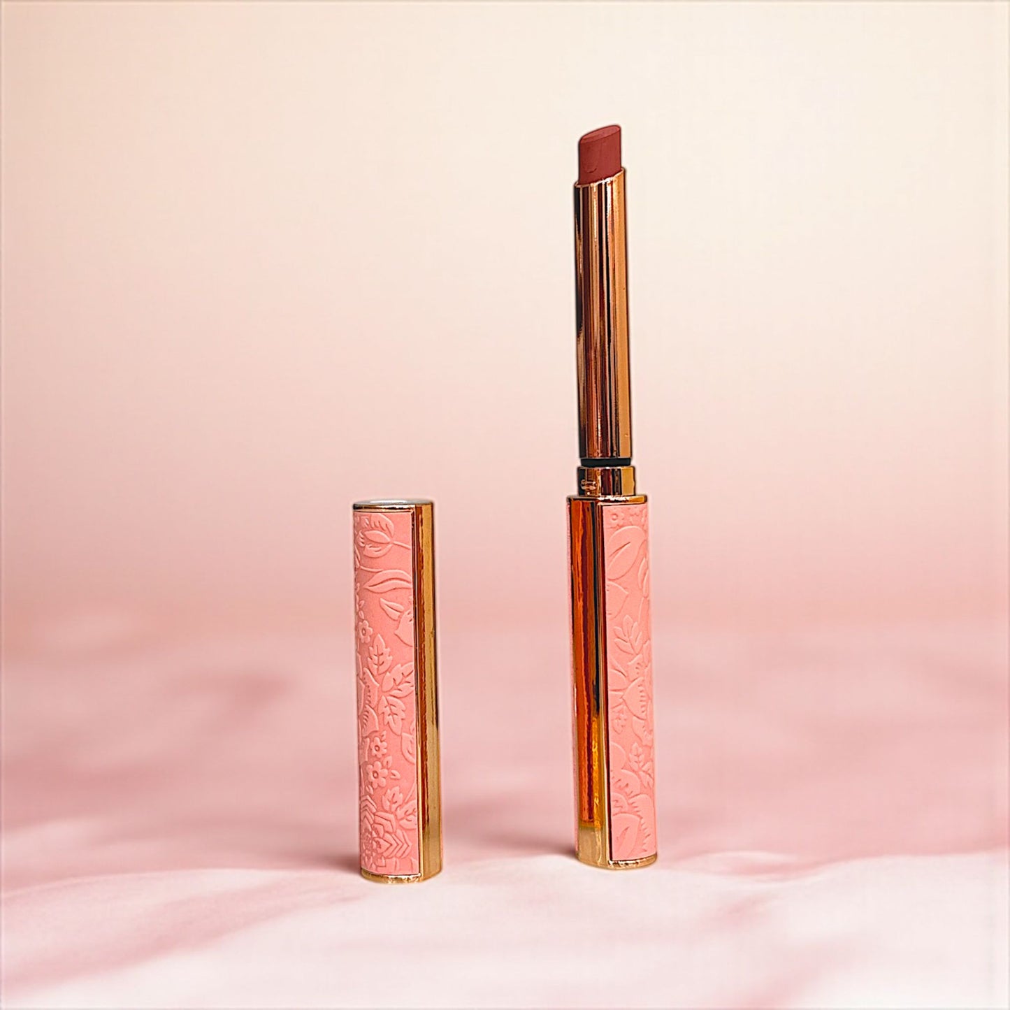 Pomadka do ust LUXELUX DISCOLORATION