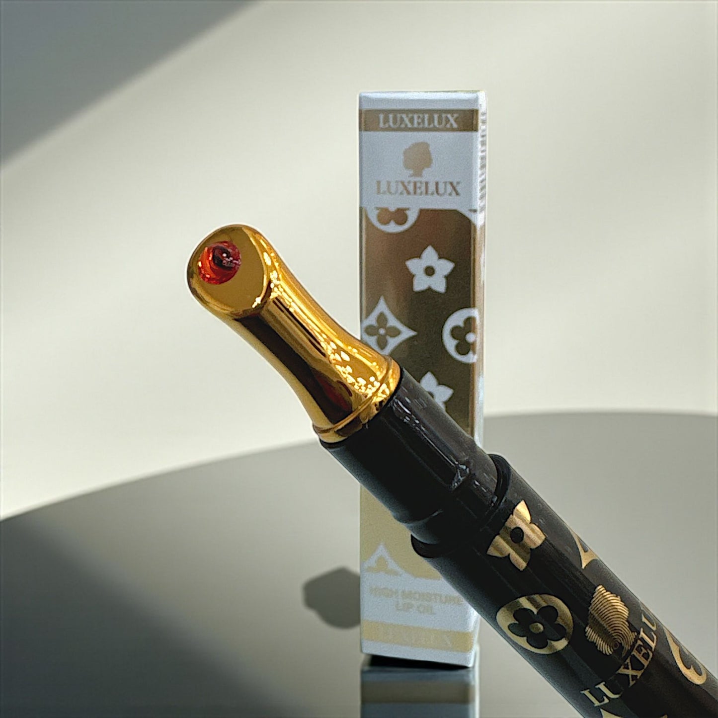 Luxelux High Moisture Lip Oil 2 ml – obrotowy aplikator