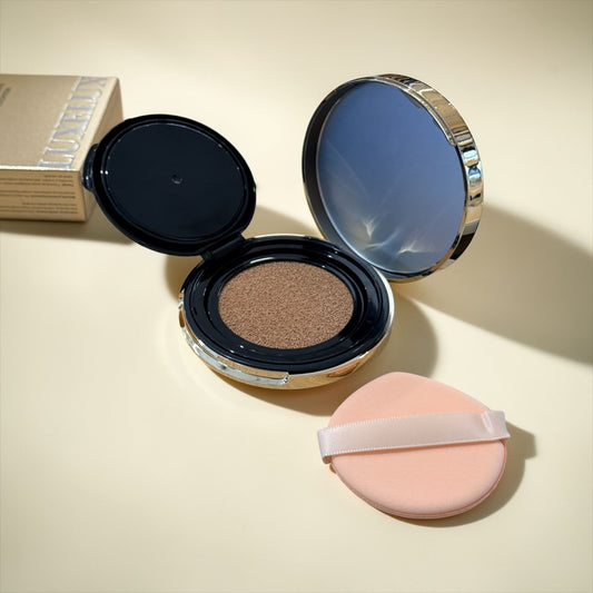 LUXELUX Gold – Lekki całodzienny podkład cushion z trwałym efektem, jasny odcień