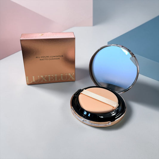 LUXELUX Pink – Lekki całodzienny podkład cushion z trwałym efektem, ciemniejszy odcień